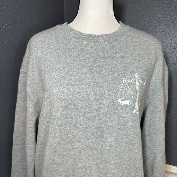 Good American Zodiac Boyfriend Libra Crewneck Sweatshirt - Picture 5 of 12